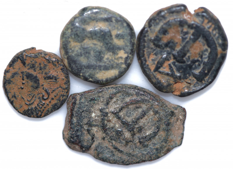 4 Byzantine Bronze Coins 518527 AD