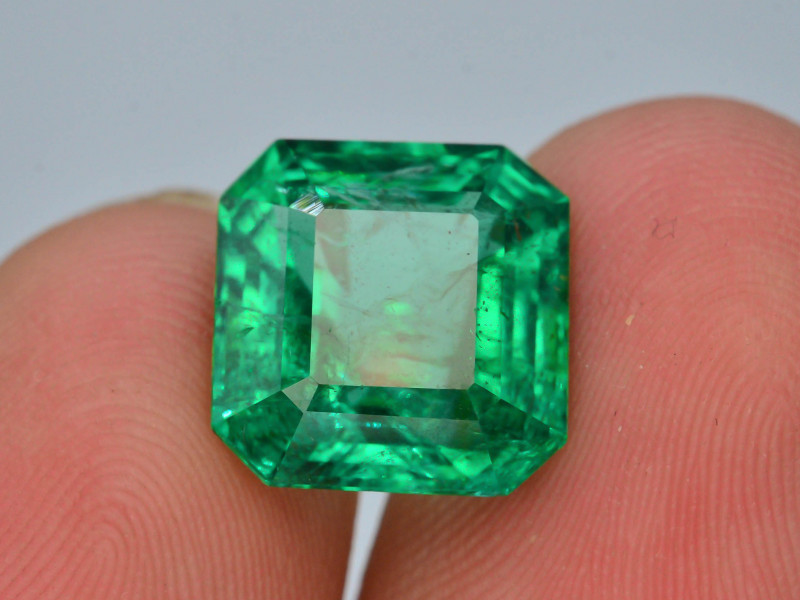 May Birthstone Rich Green Emerald Gem Rock Auctions