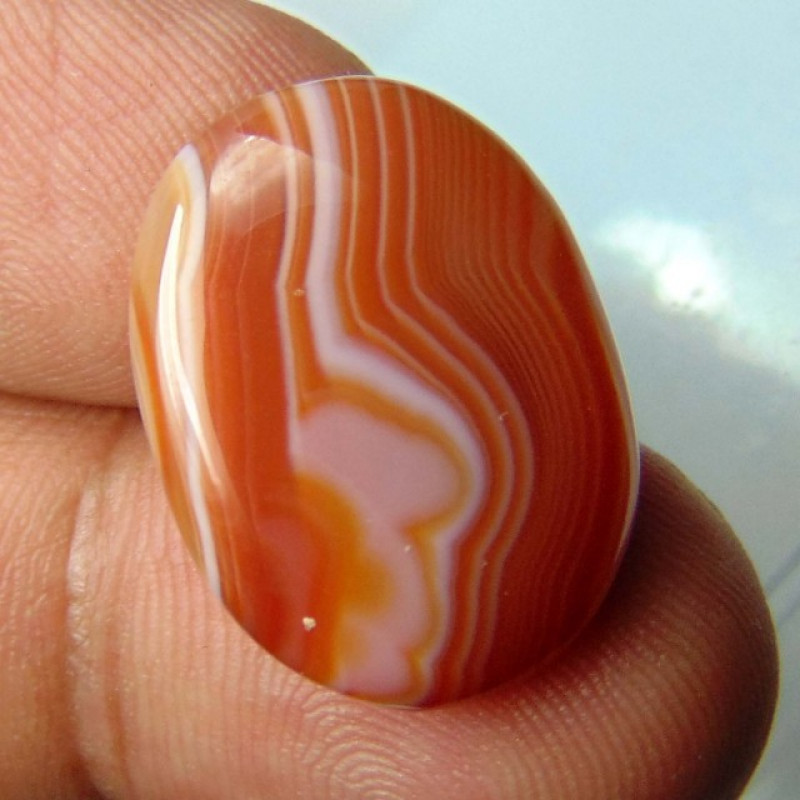 cabochon de pierre précieuse en calcédoine et sardonyx