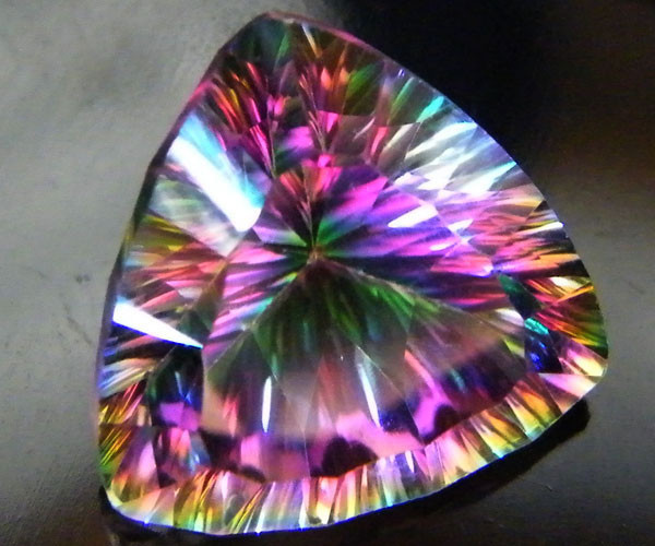 Información Mystic Quartz Gemstone