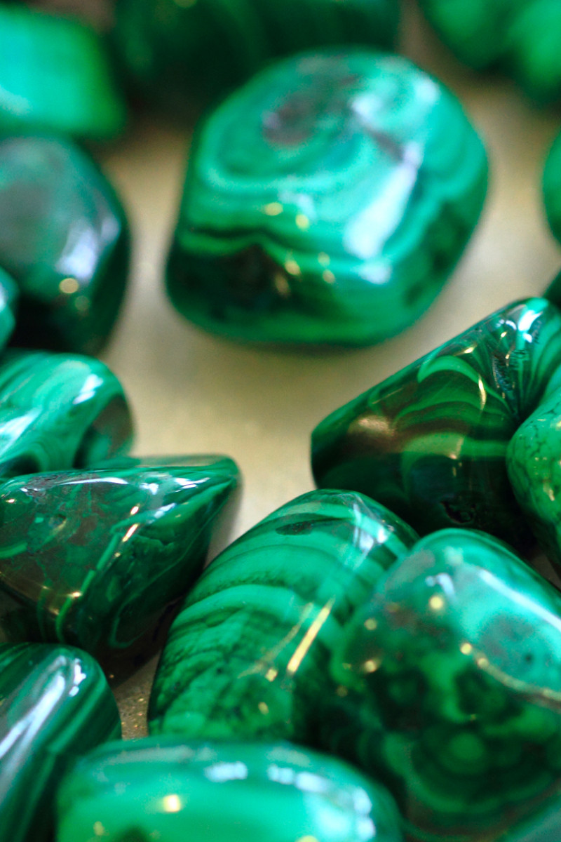 malachite gemstones