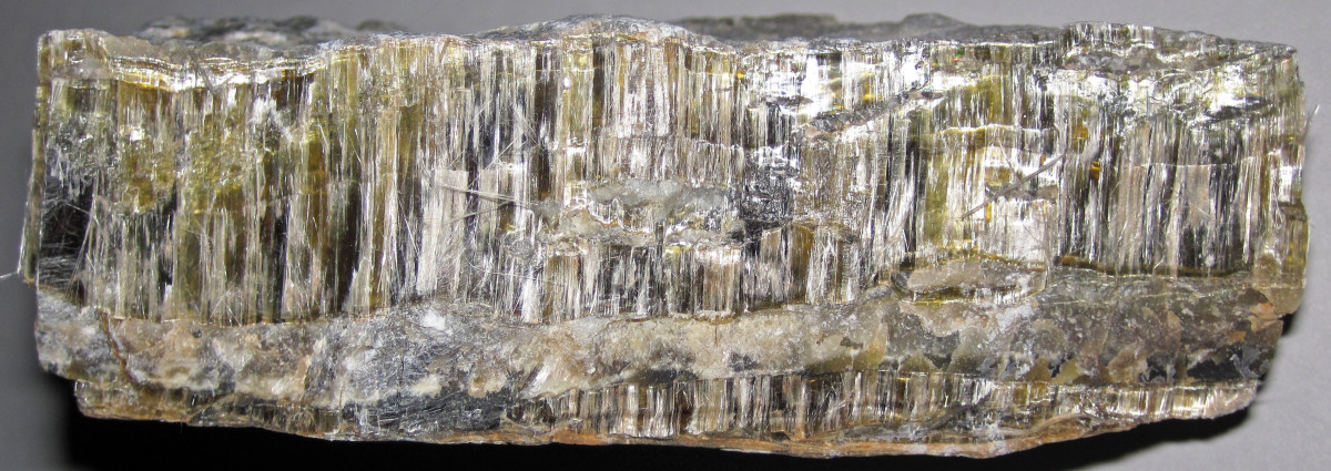 chrysotile in serpentine gemstone rough