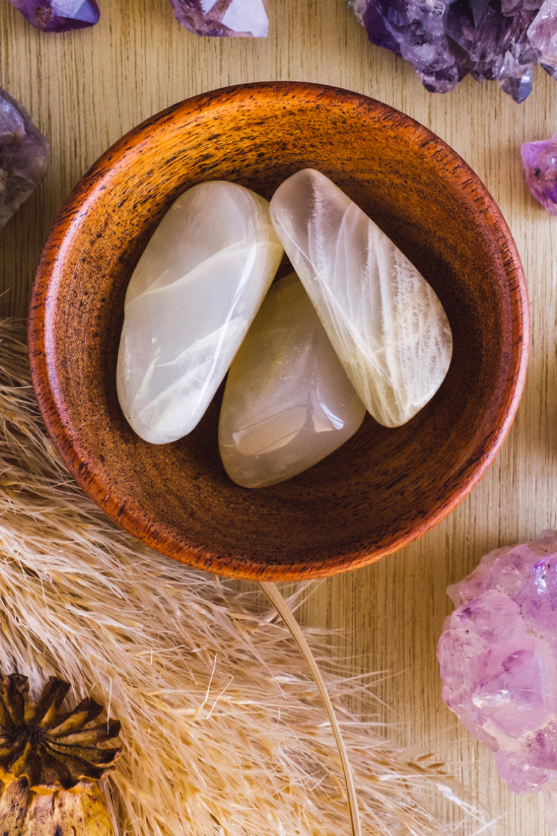 Moonstone History, Meaning, Properties, Uses & More Gem Rock Auctions