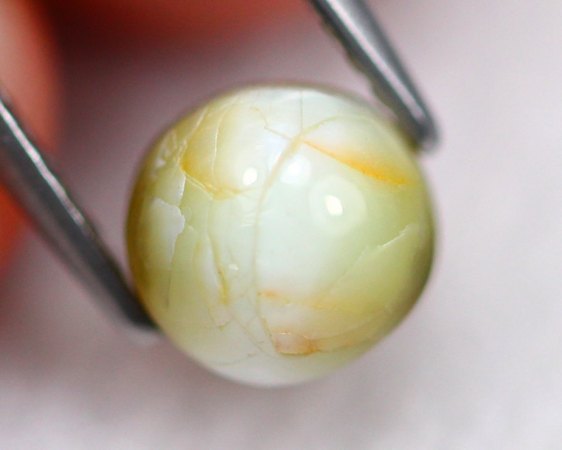 chrysoberyl cat's eye cymophane gemstone