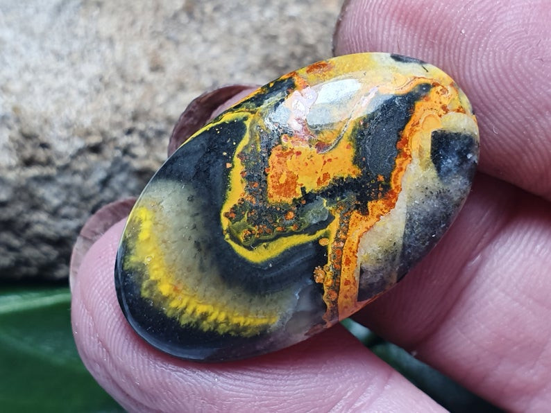 28mm BumbleBee Jasper AAA quality 17.5ct 25 by 16
