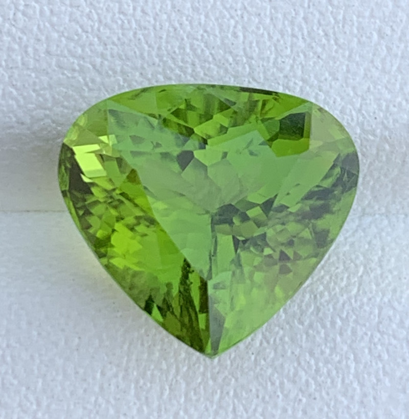 9.10 Carats Peridot Gemstones FROM PAKISTAN