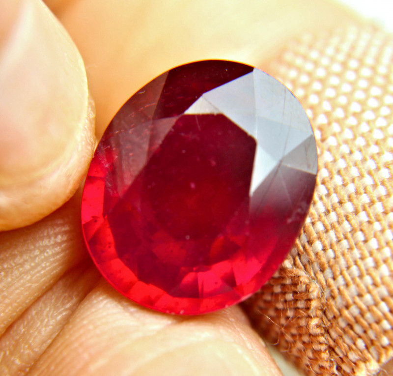 CERTIFIED - 17.43 Carat Top Fiery, Best Red Ruby - Gorgeous