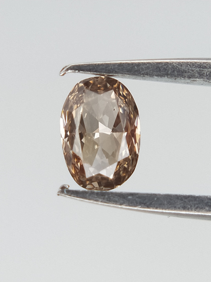 diamond natural light