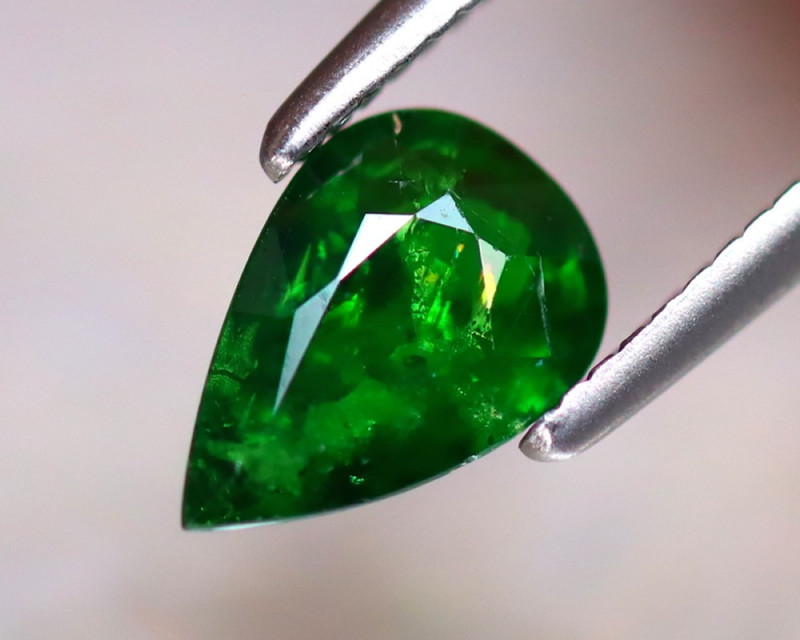 Chrome Tourmaline Gemstone: Properties