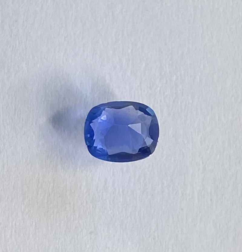 0.91ct unheated clean blue sapphire