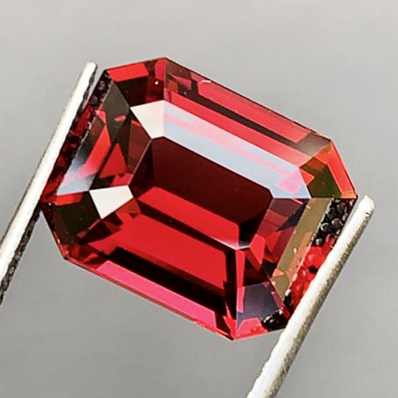 10.00 CT BLOOD RED 100 IF CLEAN NATURAL UNHEATED