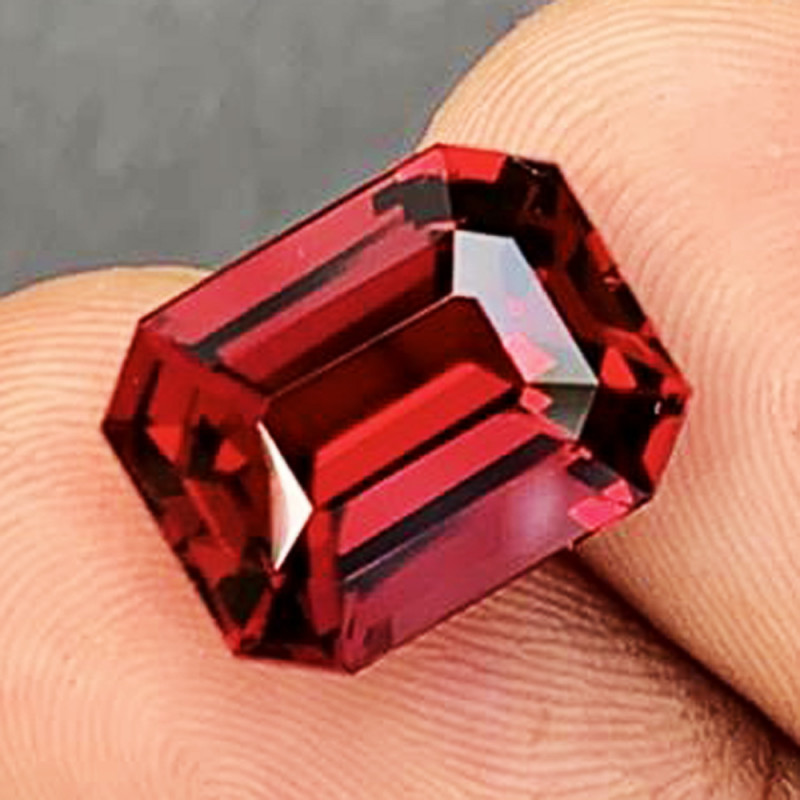 10.00 CT BLOOD RED 100 IF CLEAN NATURAL UNHEATED