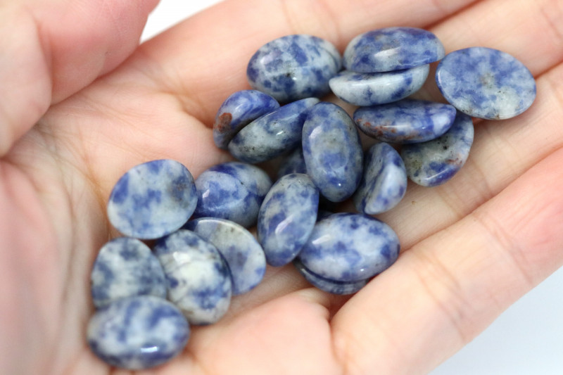 Loose sodalite stones