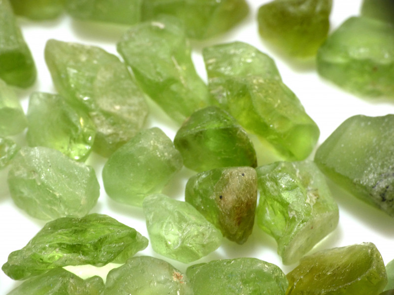 Olivine: Meaning, Properties, and Benefits You Should Know