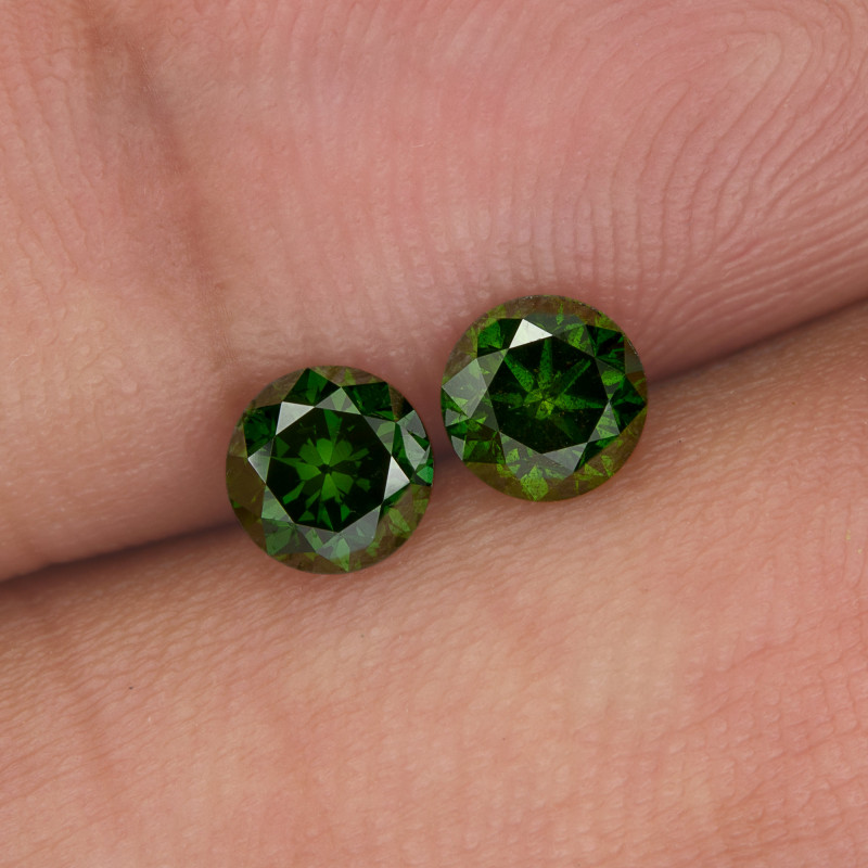 deep green diamond pair faceted round