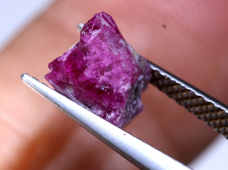 2 CTS RED BERYL SPECIMEN TBM963 TRUEBLUEMINERALS
