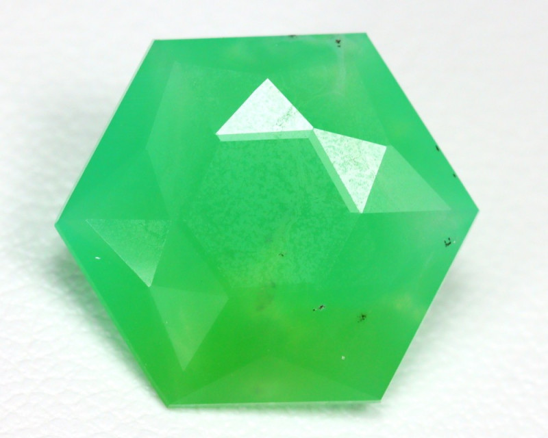 chrysoprase gemstone faceted