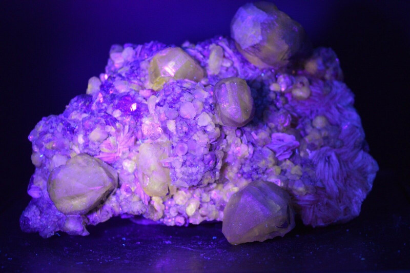 fluorescent cerussite gemstone rough