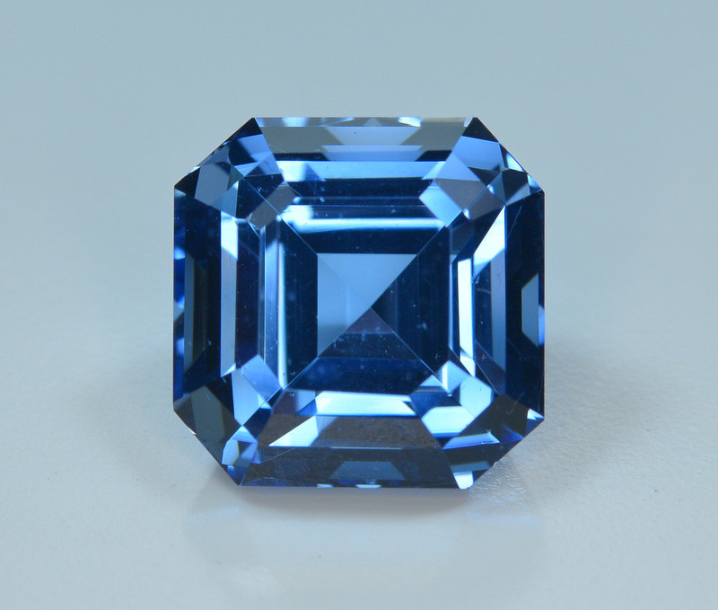 santa maria blue maxixe beryl aquamarine gemstone faceted