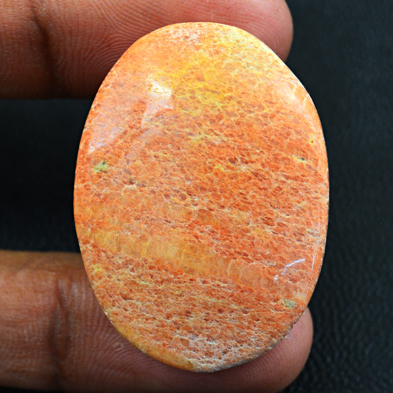 cabochon di pietra preziosa dolomite ondulata