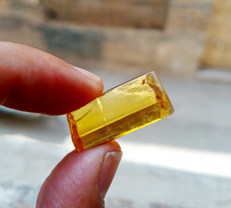 22 3 Cts Natural Unheated Yellow Heliodor Crystal