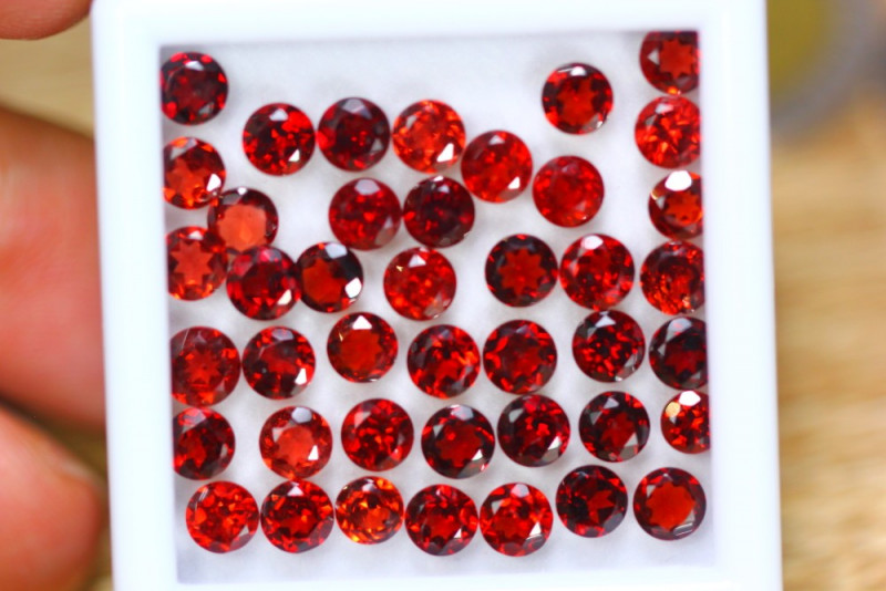 red almandine garnet gemstone parcel