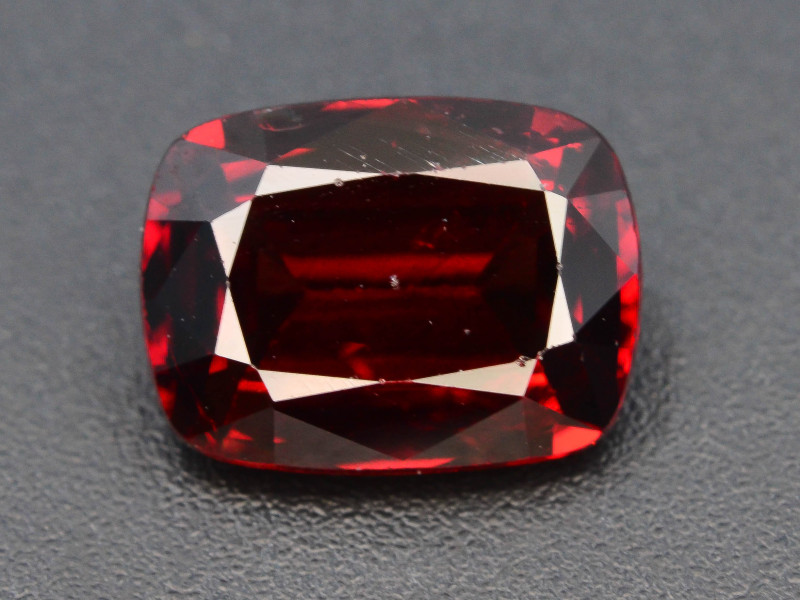 Out Class Color 3.70 ct Pyrope Garnet Tanzania Orign