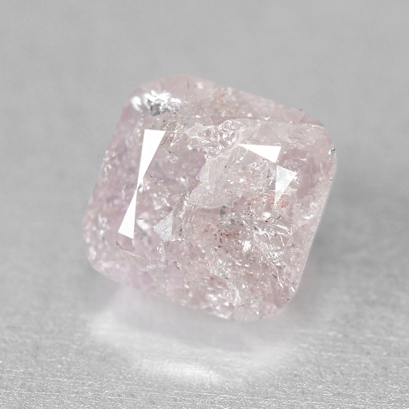 Roze diamant edelsteen gefacetteerd