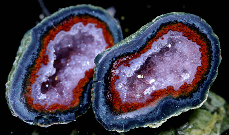 purple quartz druzy in geode