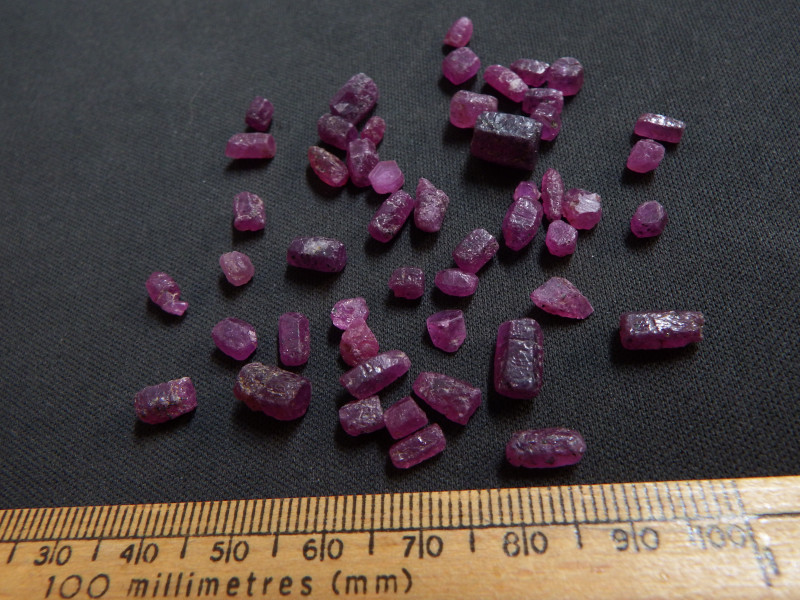 58.45ct rough untreated kashmir terminated ruby corundum
