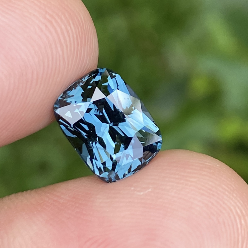 4.51 CT's Neon Blue Spinel , Cushion Well Cut Clean Gemstone From Ceylon⭐⭐⭐