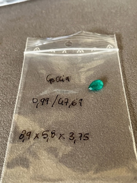 Émeraude Naturelle Colombienne Muzo 4,70 Ct Certifiée AA+ | Forme Coussin - Qualité Supérieure