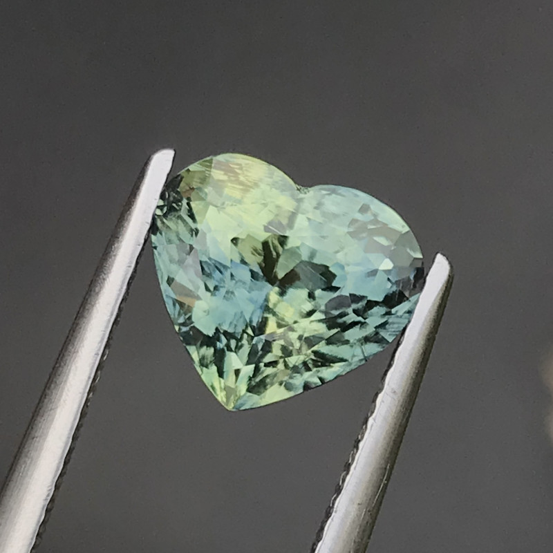 green sapphire healing stone