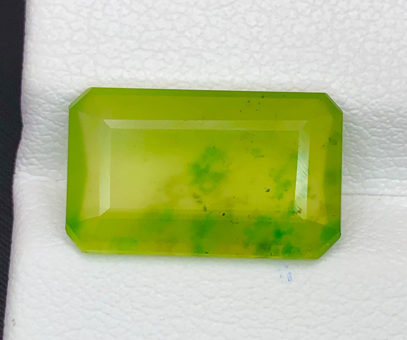 hydrogrossular garnet gemstone variety