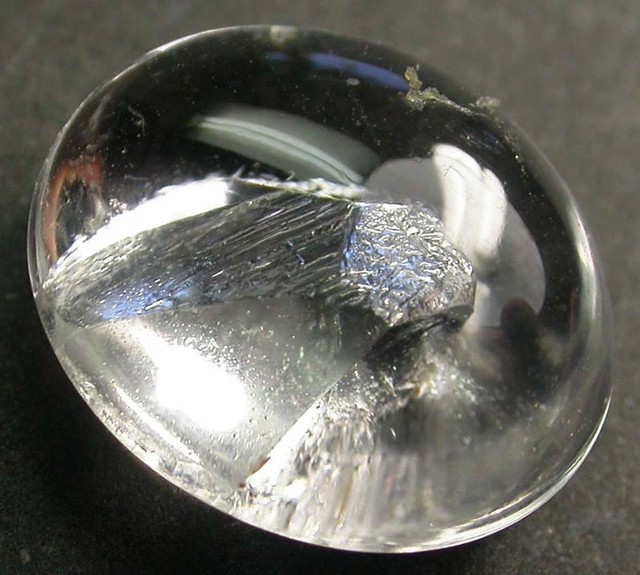 PURE QUARTZ CRYSTAL GROWING IN CRYSTAL 6.40 CTS [MX9156]