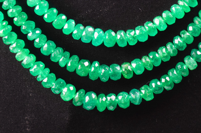 Emerald Bead