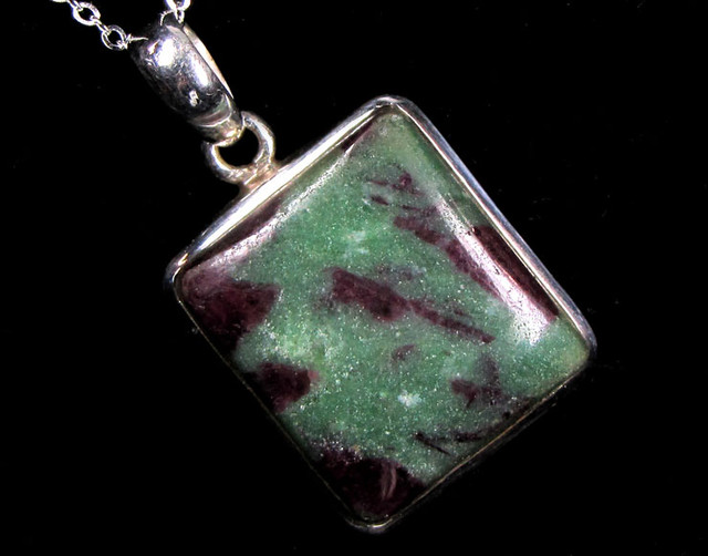 RUBY ZOISITE STERLING SILVER PENDANT 68 CTS GTJA13