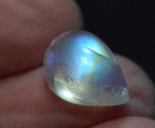 8 76ct 14 3mm drop shape rainbow moonstone 14 3 by