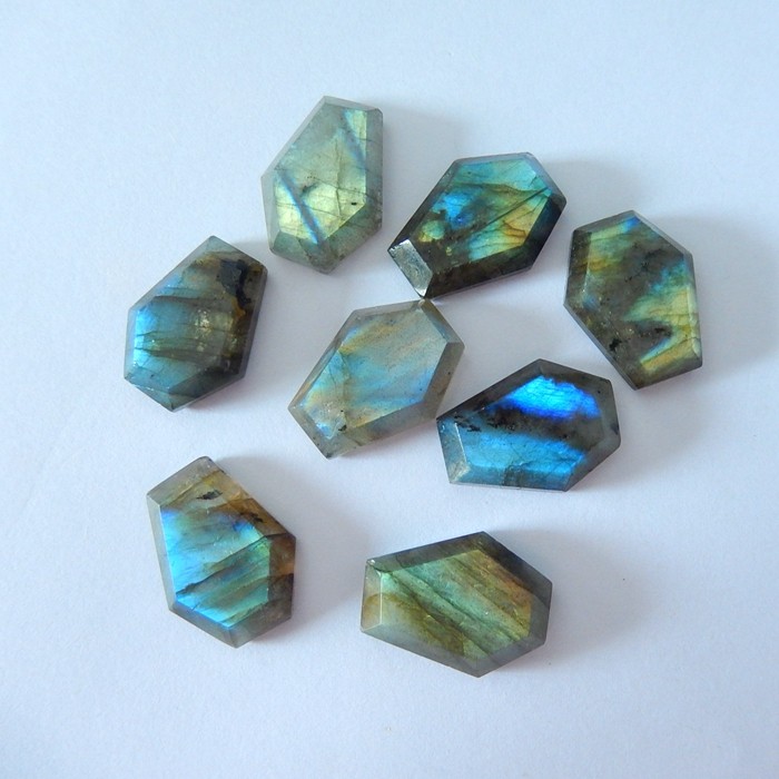 Blue Gemstones: A List of 33 Blue Gems