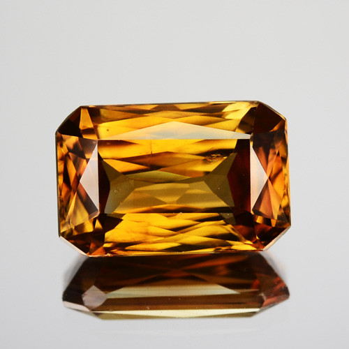 SCISSOR CUT 4.70 Cts Natural Sparkling Golden Zircon