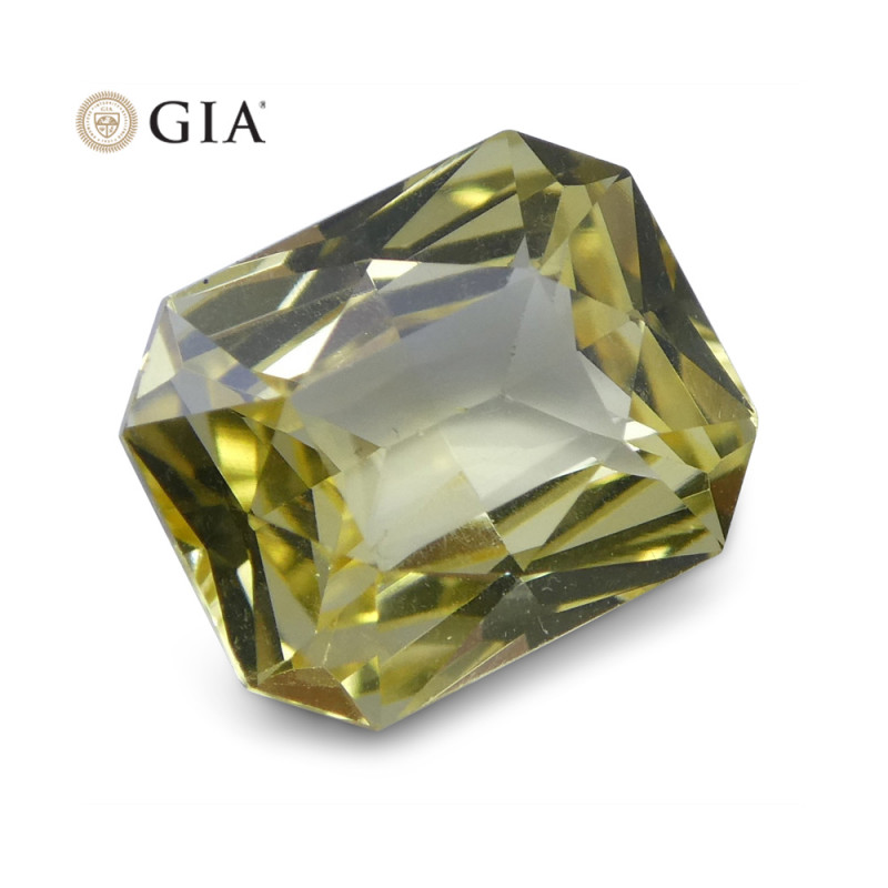 greenish yellow sapphire gemstone faceted