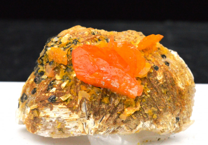 wulfenite healing crystal