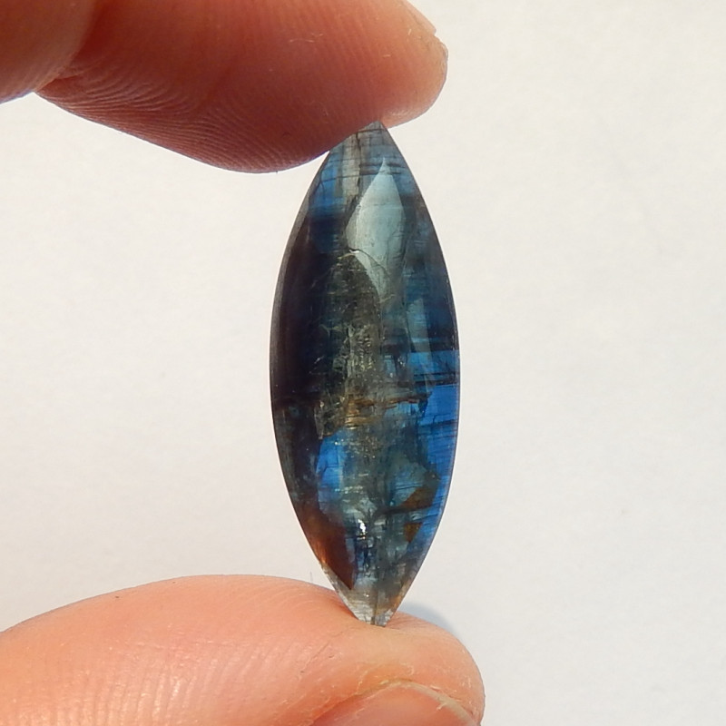 apatite cabochon