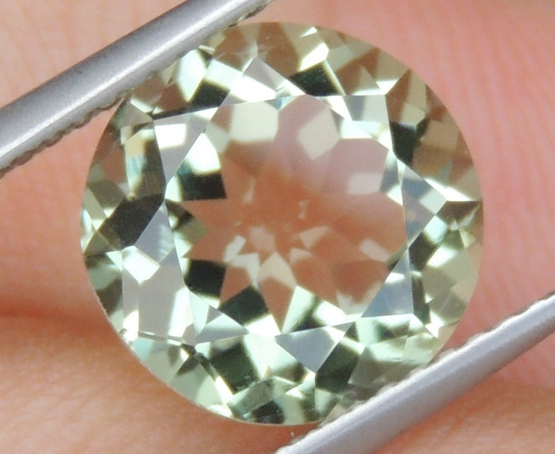 3.48cts Mint Green Quartz,