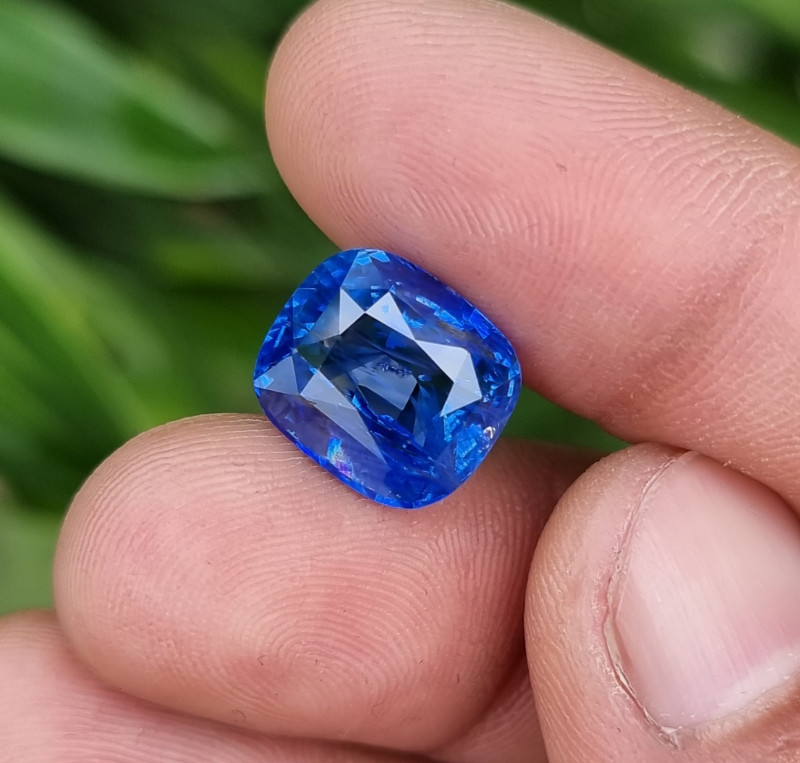 1.32 crts CGL Certified cornflower sapphire,unheated,Sirilanka 1.32 crts CGL Certified cornflower sapphire,unheated,Sirilanka
