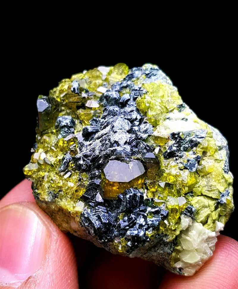 biotite gemstone rough specimen with epidote