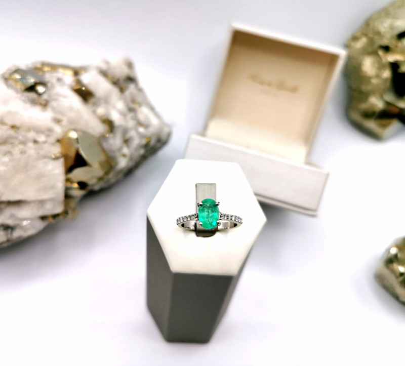 Colombian Emerald Stone Ring