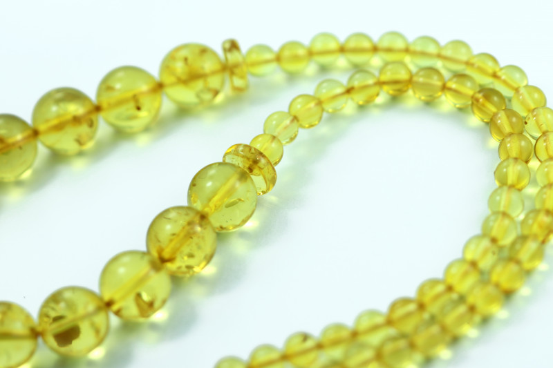 yellow green amber gemstone beaded necklace