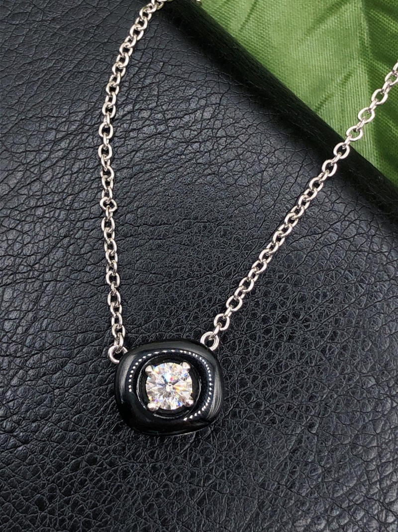 moissanite diamond pendant necklace