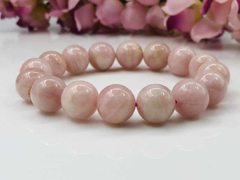 rose quartz gemstone beaded bracelet